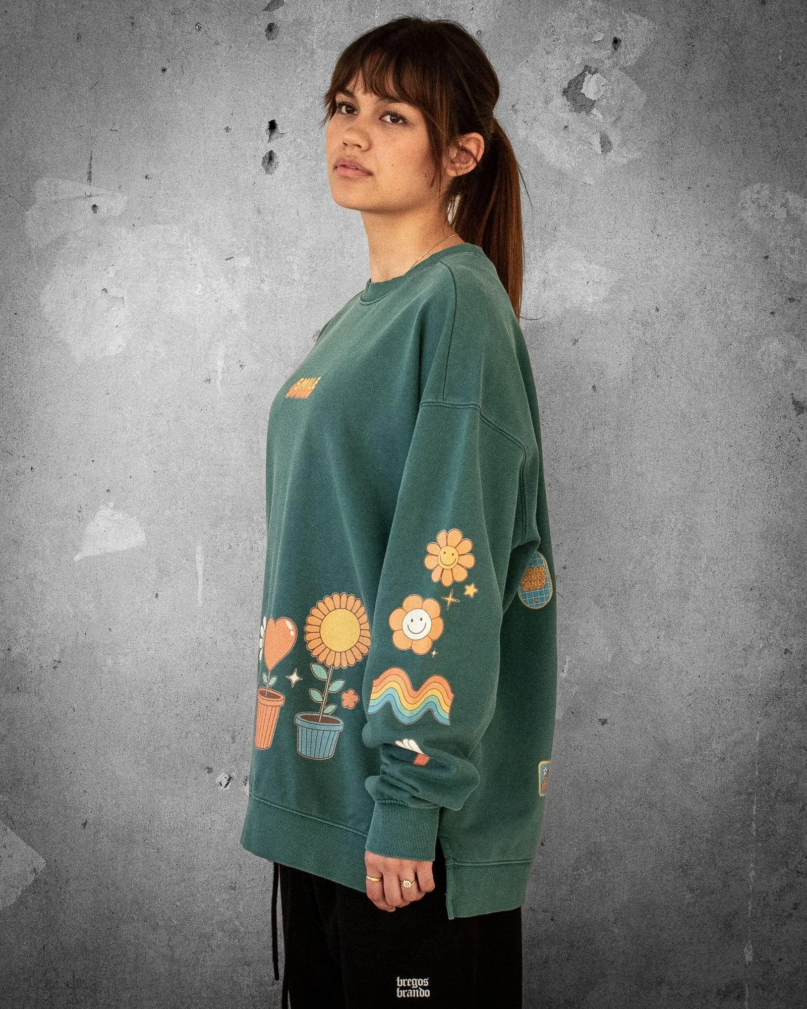 Stay Groovy Smile | Green Retro Women's Sweatshirt